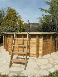 Pool, vom kleinen H&auml;uschen (Haus Feigenbaum) aus gesehen